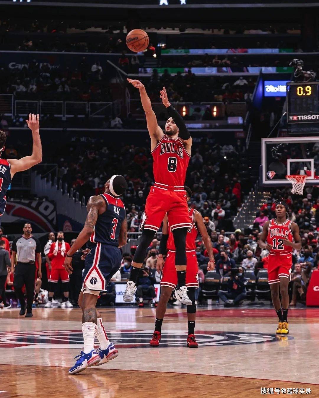 赛地聚焦——全明星赛转会期热度飙升,芝加哥公牛绝杀压哨,管理层满意,更衣室氛围转暖的简单介绍 赛地聚焦——全明星赛转会期热度飙升,芝加哥公牛绝杀压哨,管理层满意,更衣室氛围转暖的简单介绍