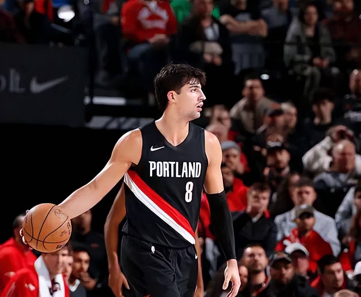 赛地聚焦——全明星赛转会期热度飙升,芝加哥公牛绝杀压哨,管理层满意,更衣室氛围转暖的简单介绍 赛地聚焦——全明星赛转会期热度飙升,芝加哥公牛绝杀压哨,管理层满意,更衣室氛围转暖的简单介绍